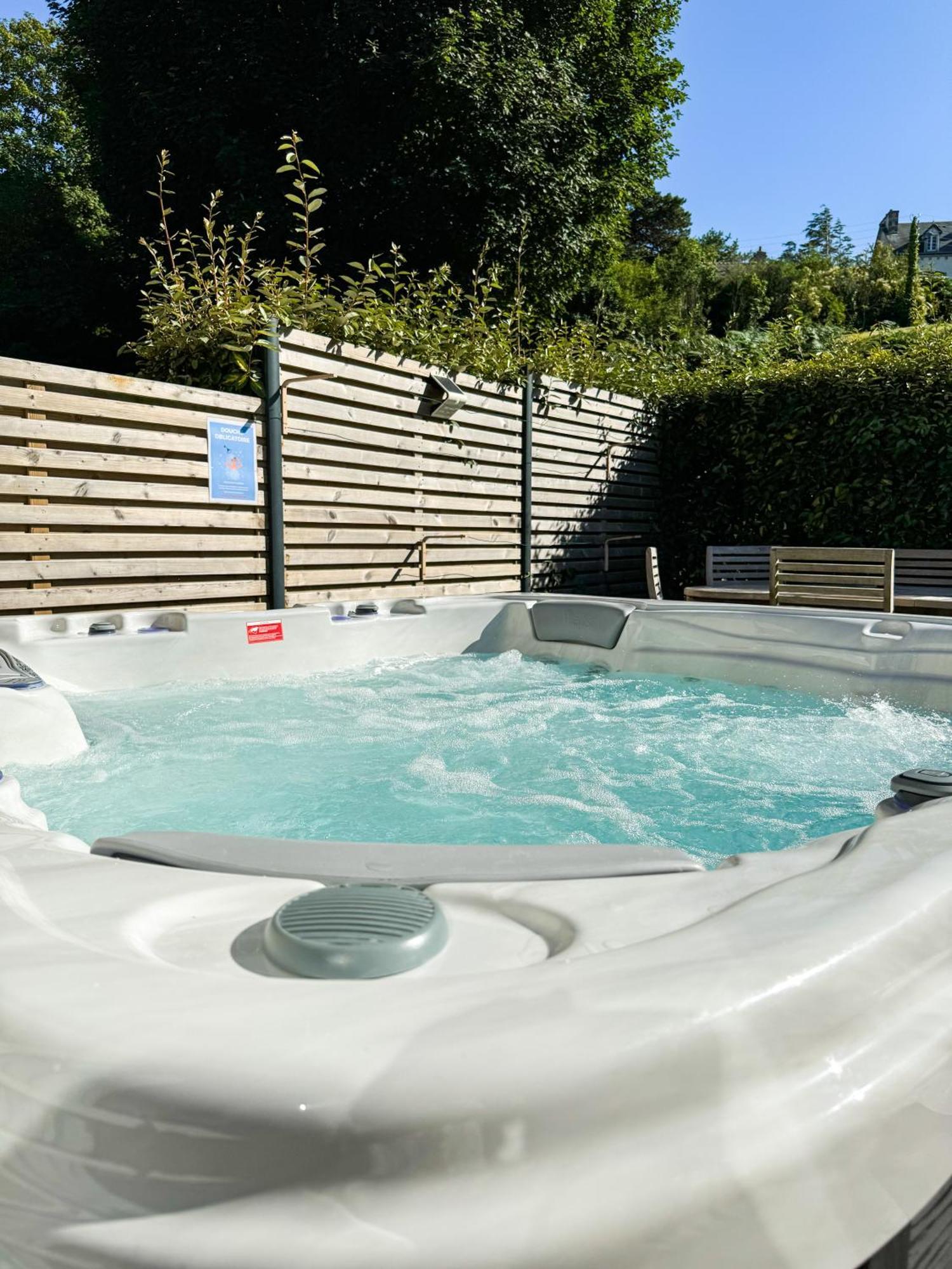 Jacuzzi Professionel Les Pieds Dans L'Eau Plage A 50 M Trévou-Tréguignec Exteriér fotografie