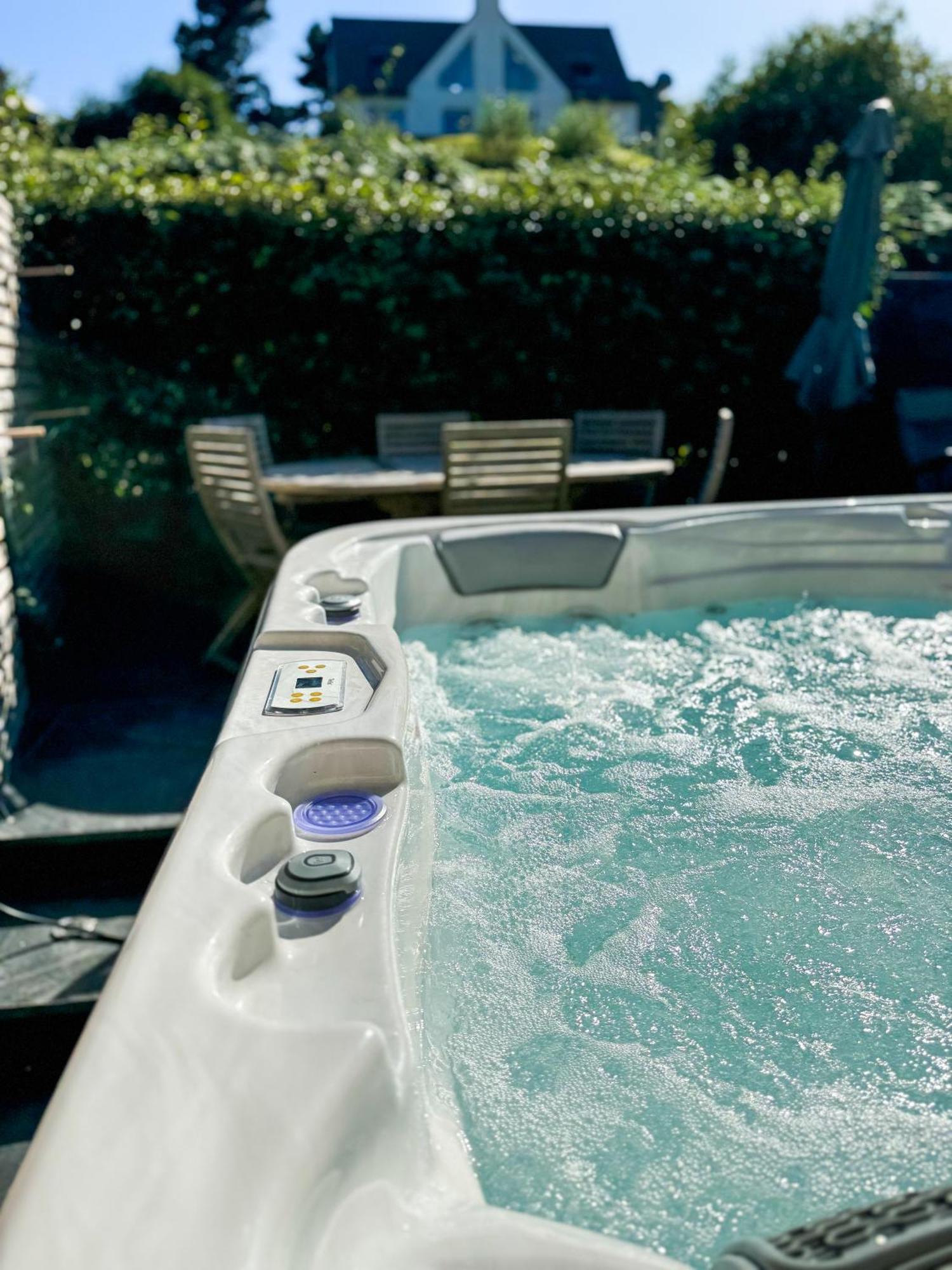 Jacuzzi Professionel Les Pieds Dans L'Eau Plage A 50 M Trévou-Tréguignec Exteriér fotografie